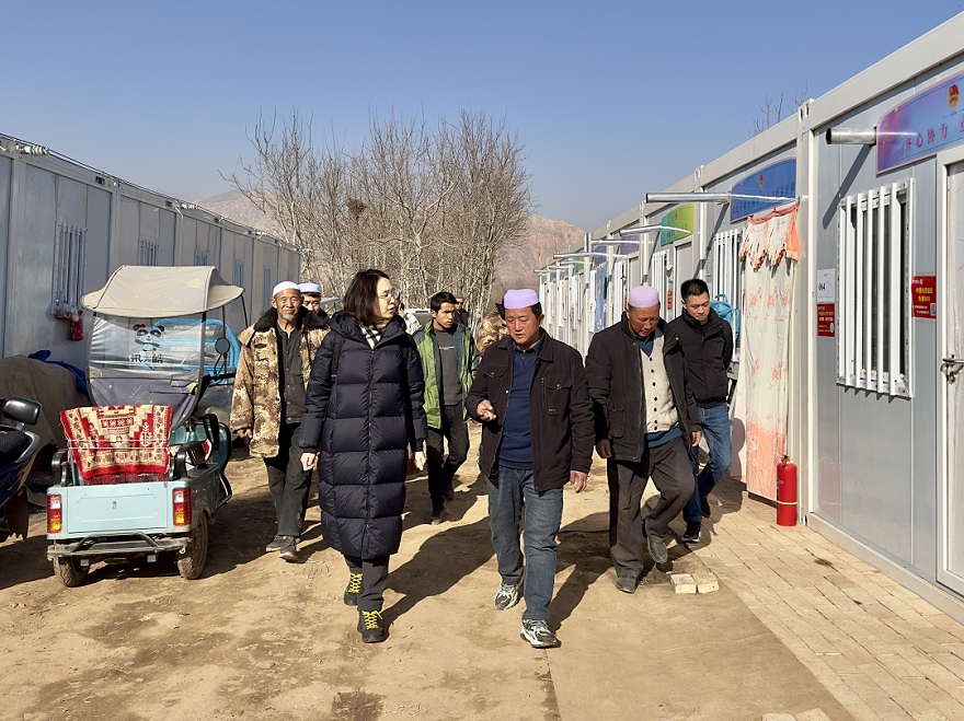 1704252749100991.png 尚緯股份代表深入災(zāi)區(qū)一線3.png