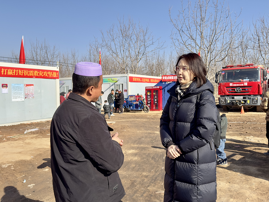 1704252775805727.png 尚緯股份代表深入災(zāi)區(qū)一線1.png